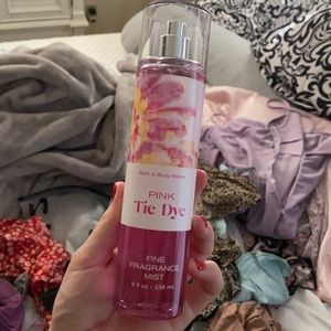 Bat and Body Works body spray